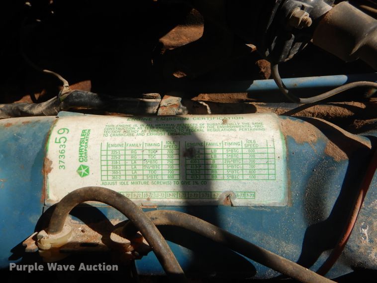 image for item GH9546 1973 Dodge 600 grain truck