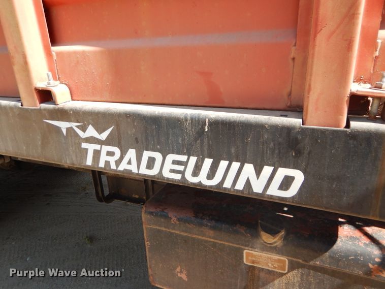 image for item GH9546 1973 Dodge 600 grain truck