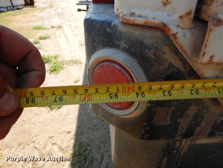 image for item GH9546 1973 Dodge 600 grain truck