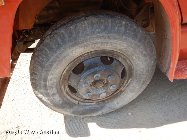 image for item GH9546 1973 Dodge 600 grain truck