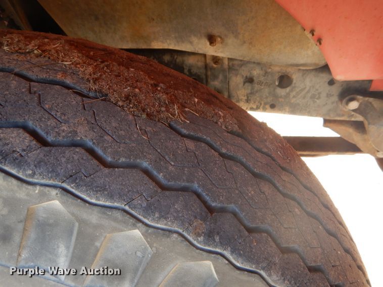 image for item GH9546 1973 Dodge 600 grain truck