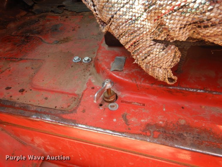 image for item GH9546 1973 Dodge 600 grain truck