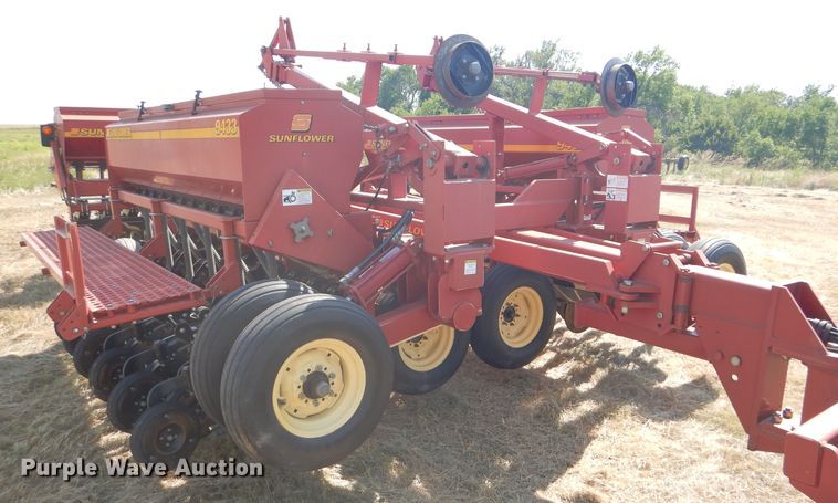 image for item GH9550 2004 Sunflower 9433-30 grain drill