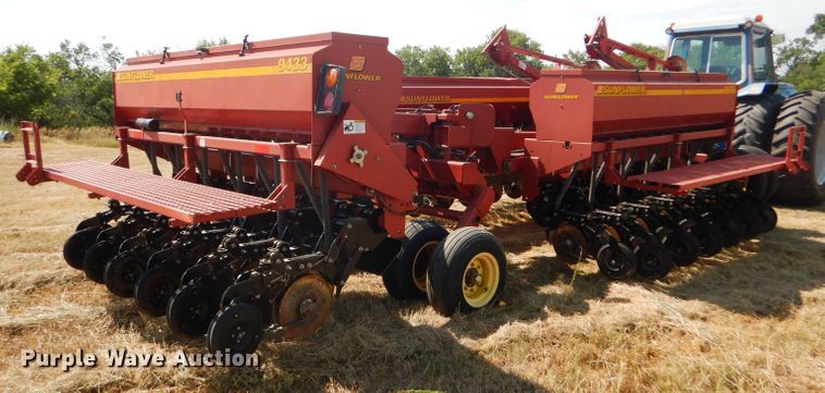 image for item GH9550 2004 Sunflower 9433-30 grain drill