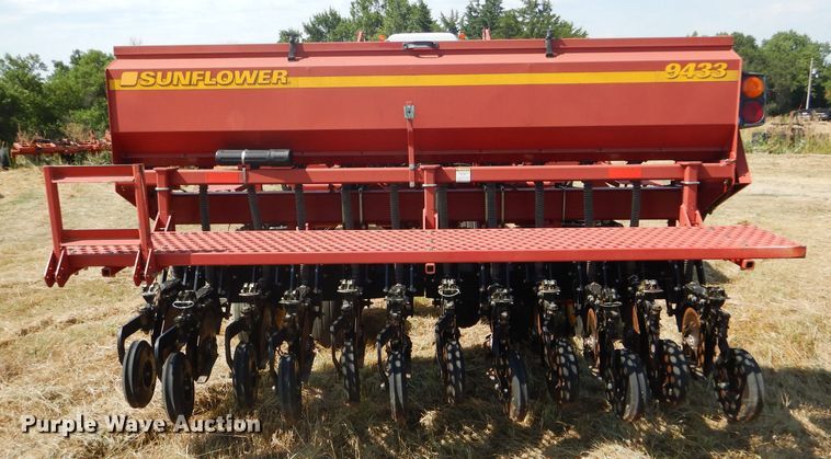 image for item GH9550 2004 Sunflower 9433-30 grain drill