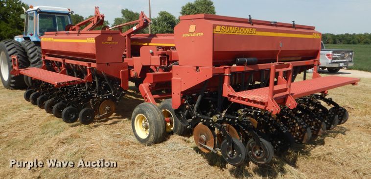 image for item GH9550 2004 Sunflower 9433-30 grain drill