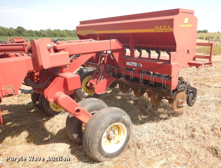 image for item GH9550 2004 Sunflower 9433-30 grain drill