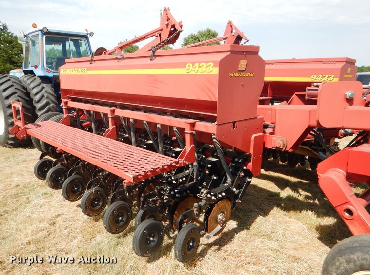 image for item GH9550 2004 Sunflower 9433-30 grain drill