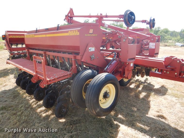 image for item GH9550 2004 Sunflower 9433-30 grain drill