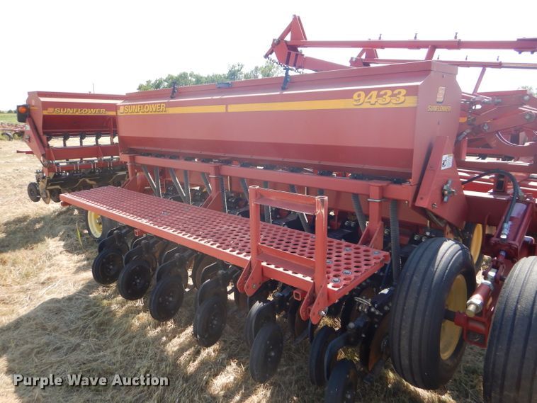 image for item GH9550 2004 Sunflower 9433-30 grain drill