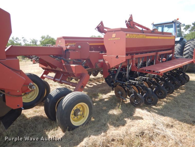 image for item GH9550 2004 Sunflower 9433-30 grain drill
