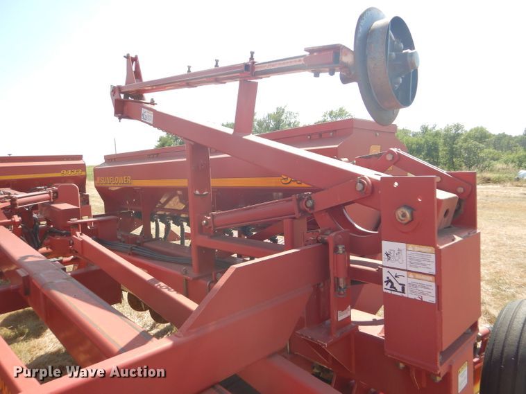 image for item GH9550 2004 Sunflower 9433-30 grain drill