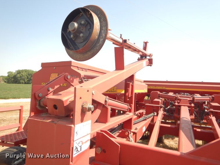 image for item GH9550 2004 Sunflower 9433-30 grain drill