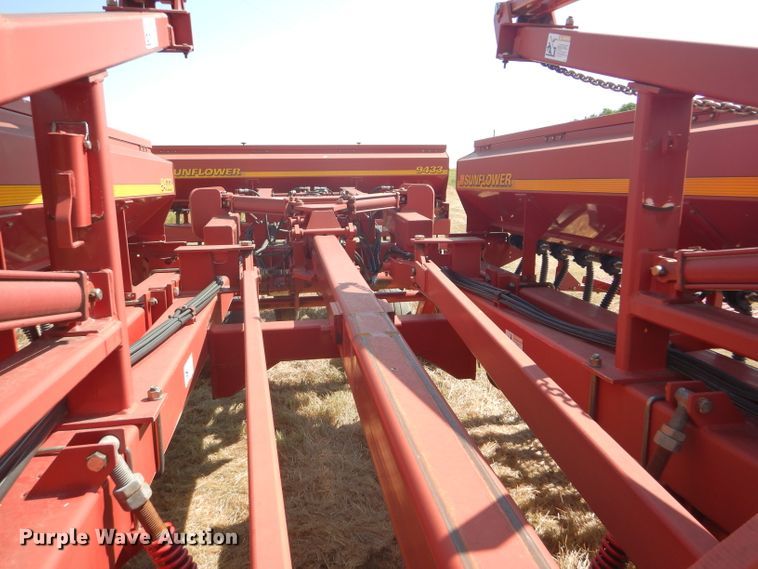 image for item GH9550 2004 Sunflower 9433-30 grain drill