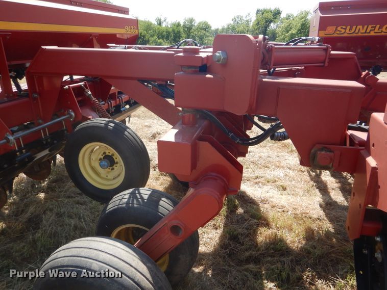 image for item GH9550 2004 Sunflower 9433-30 grain drill