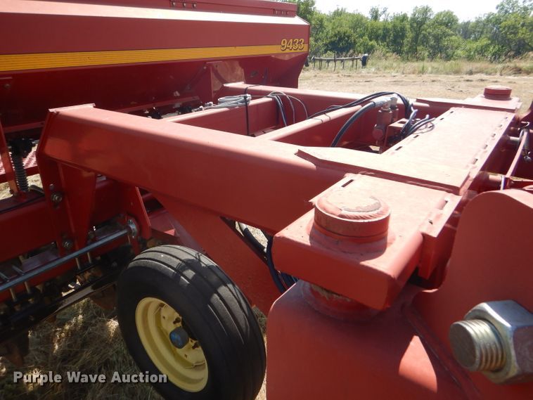 image for item GH9550 2004 Sunflower 9433-30 grain drill