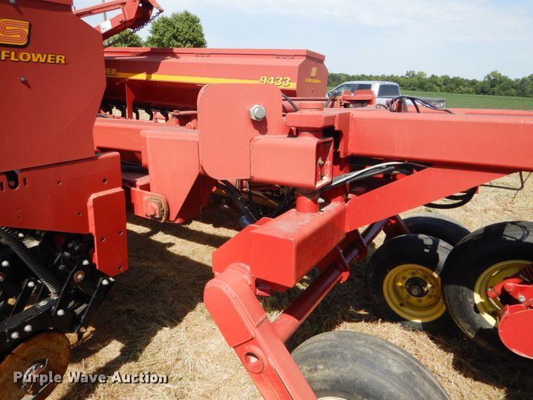 image for item GH9550 2004 Sunflower 9433-30 grain drill