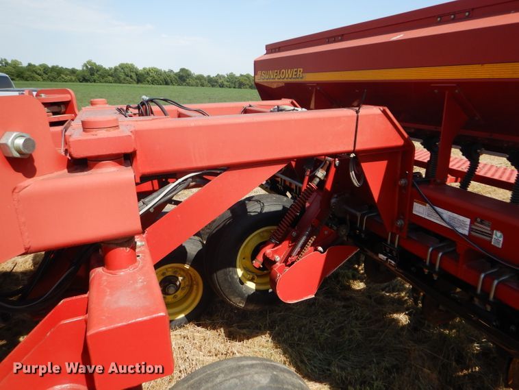 image for item GH9550 2004 Sunflower 9433-30 grain drill