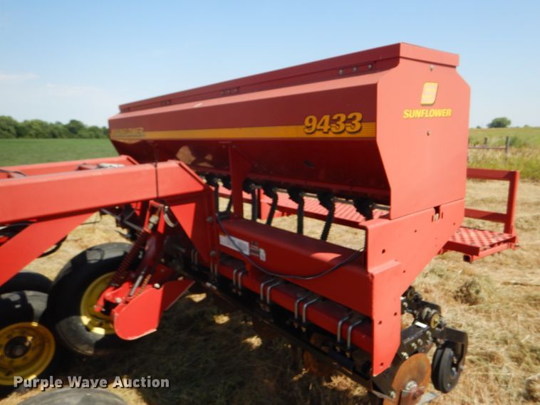image for item GH9550 2004 Sunflower 9433-30 grain drill