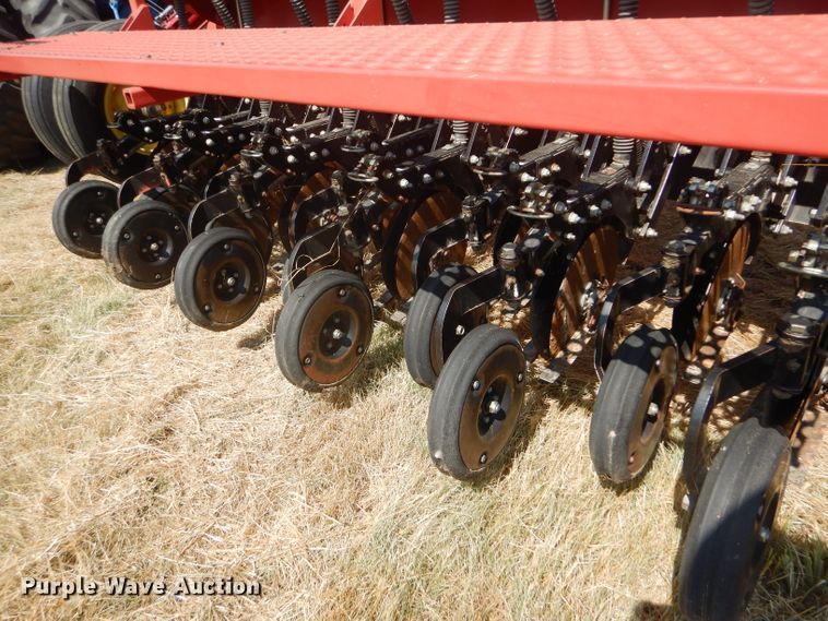 image for item GH9550 2004 Sunflower 9433-30 grain drill