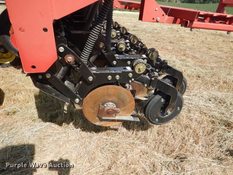 image for item GH9550 2004 Sunflower 9433-30 grain drill