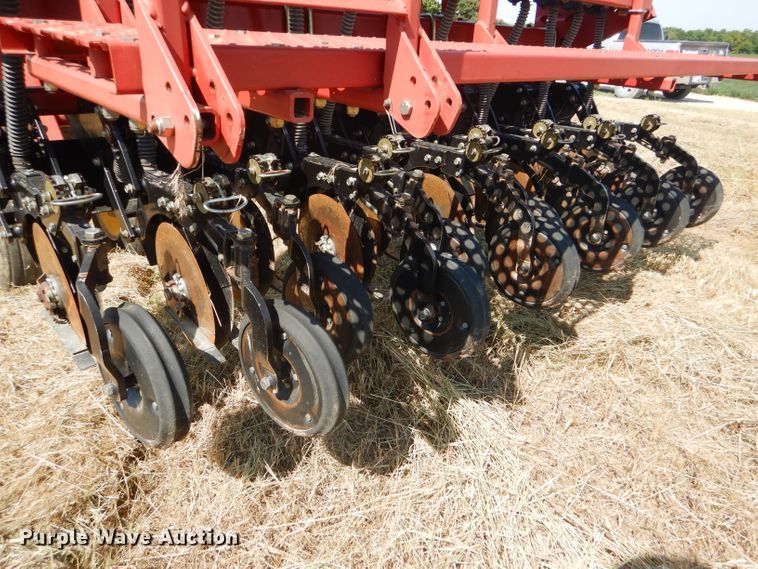 image for item GH9550 2004 Sunflower 9433-30 grain drill