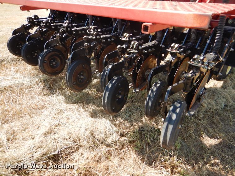 image for item GH9550 2004 Sunflower 9433-30 grain drill