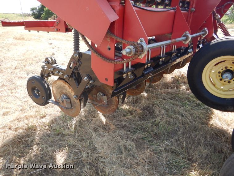 image for item GH9550 2004 Sunflower 9433-30 grain drill