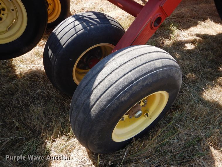 image for item GH9550 2004 Sunflower 9433-30 grain drill