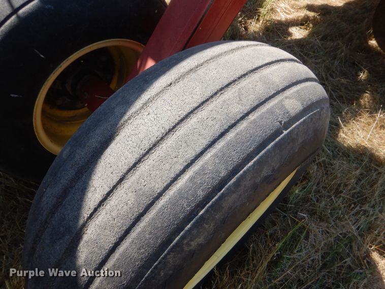 image for item GH9550 2004 Sunflower 9433-30 grain drill