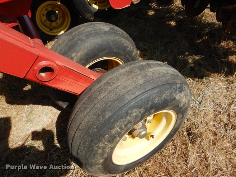 image for item GH9550 2004 Sunflower 9433-30 grain drill