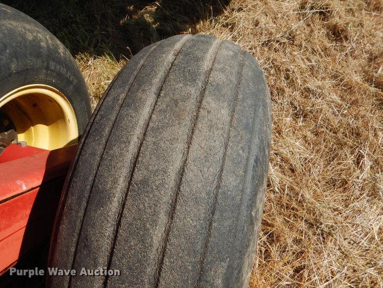 image for item GH9550 2004 Sunflower 9433-30 grain drill