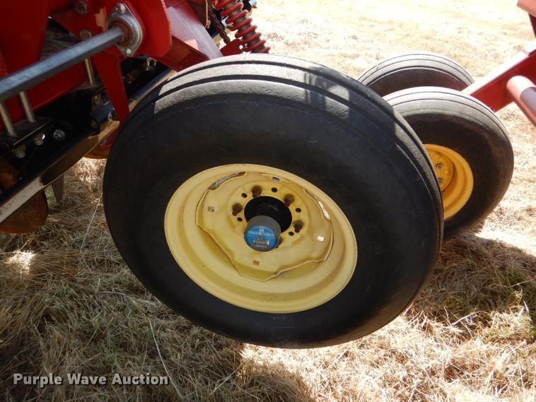 image for item GH9550 2004 Sunflower 9433-30 grain drill