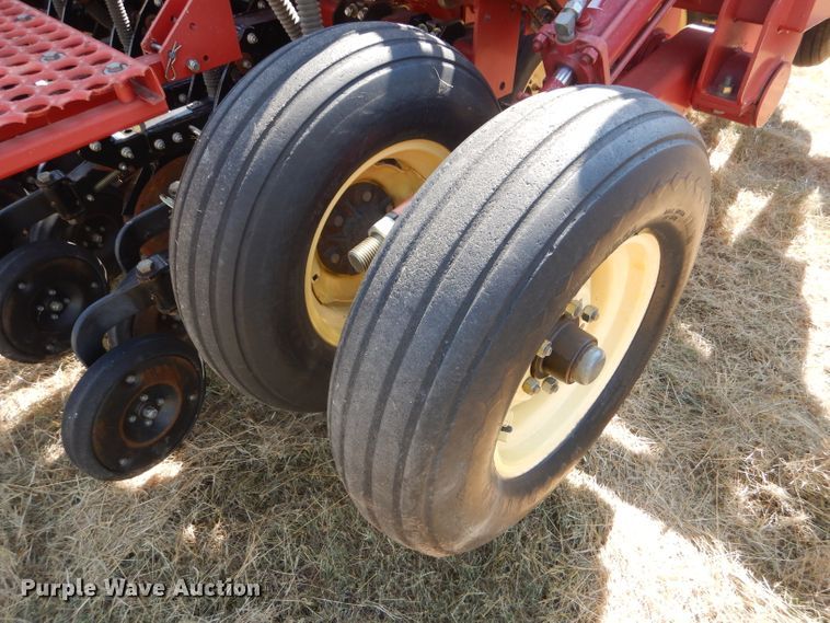 image for item GH9550 2004 Sunflower 9433-30 grain drill