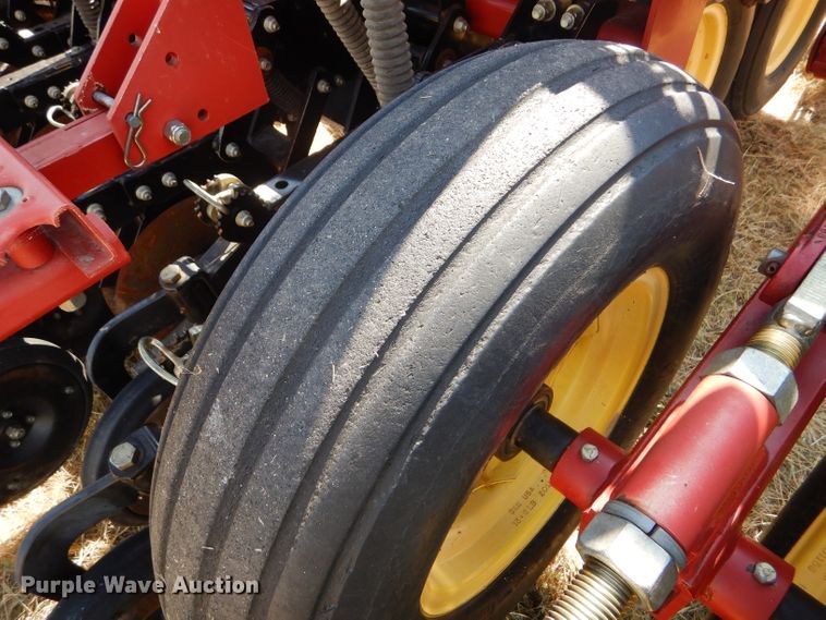 image for item GH9550 2004 Sunflower 9433-30 grain drill