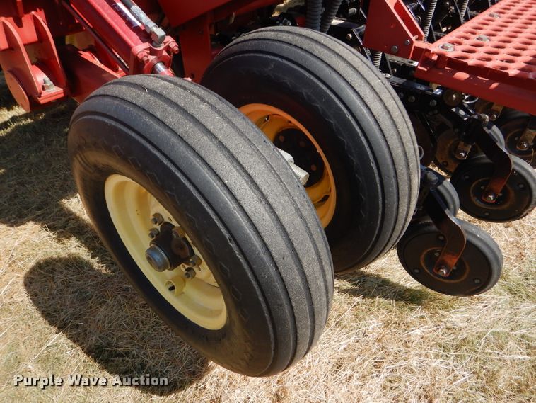 image for item GH9550 2004 Sunflower 9433-30 grain drill