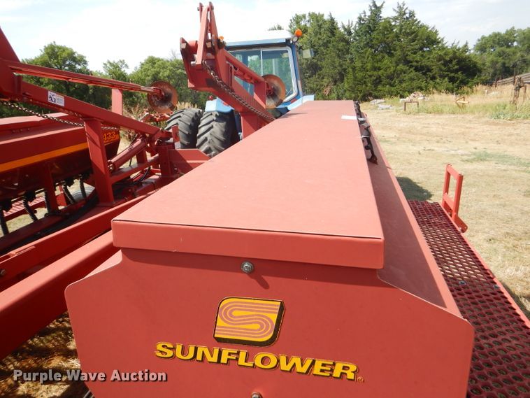 image for item GH9550 2004 Sunflower 9433-30 grain drill