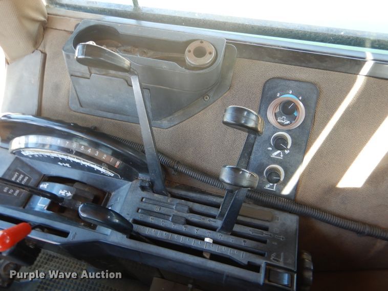 image for item GH9570 1990 John Deere 4755 tractor