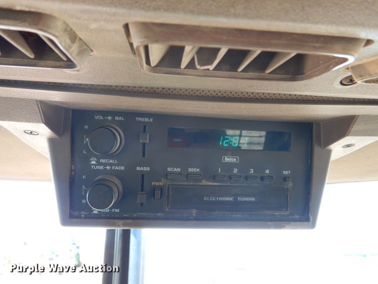 image for item GH9570 1990 John Deere 4755 tractor