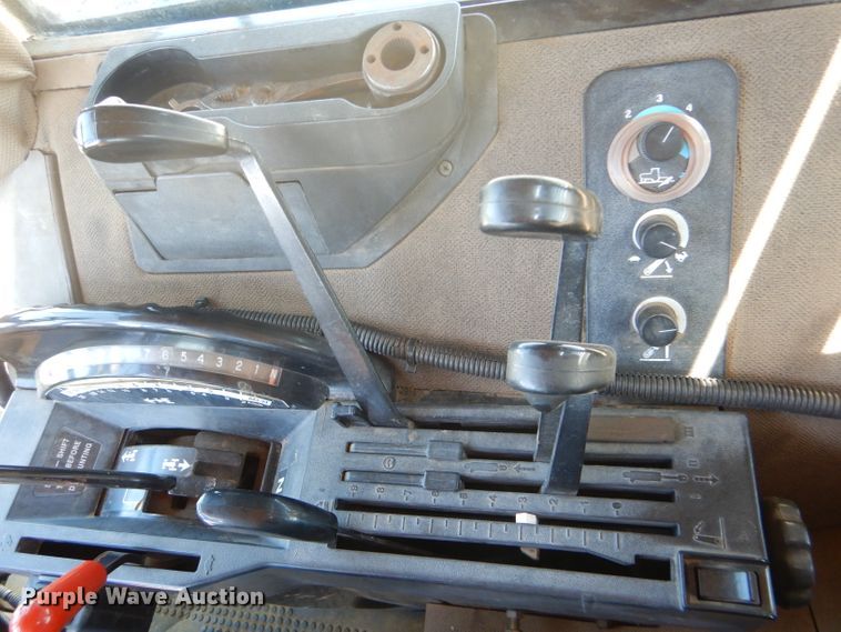 image for item GH9570 1990 John Deere 4755 tractor