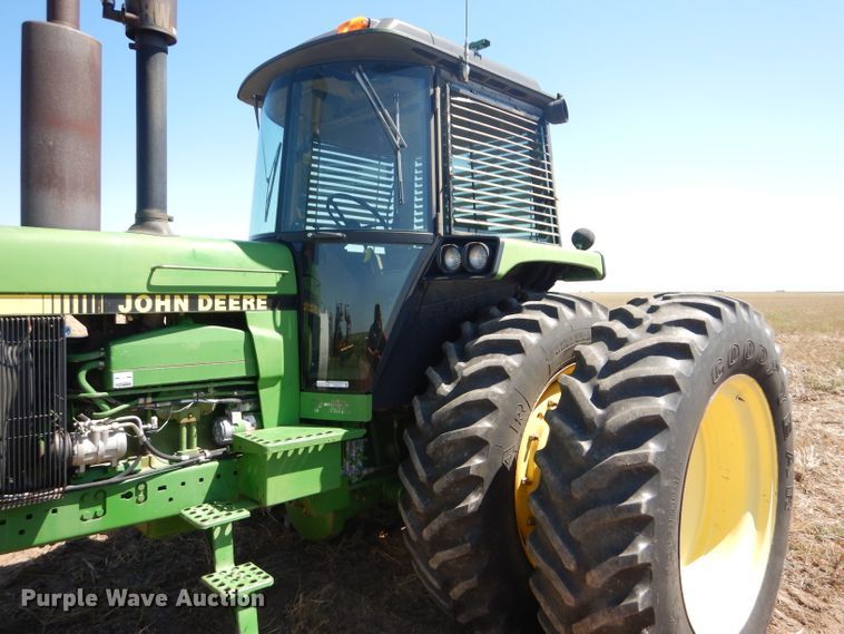 image for item GH9570 1990 John Deere 4755 tractor