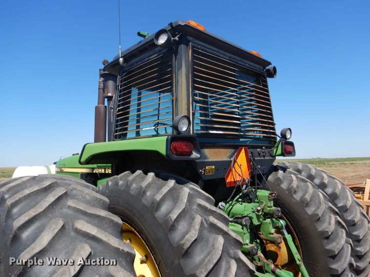 image for item GH9570 1990 John Deere 4755 tractor