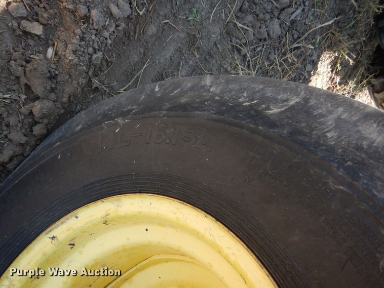 image for item GH9570 1990 John Deere 4755 tractor