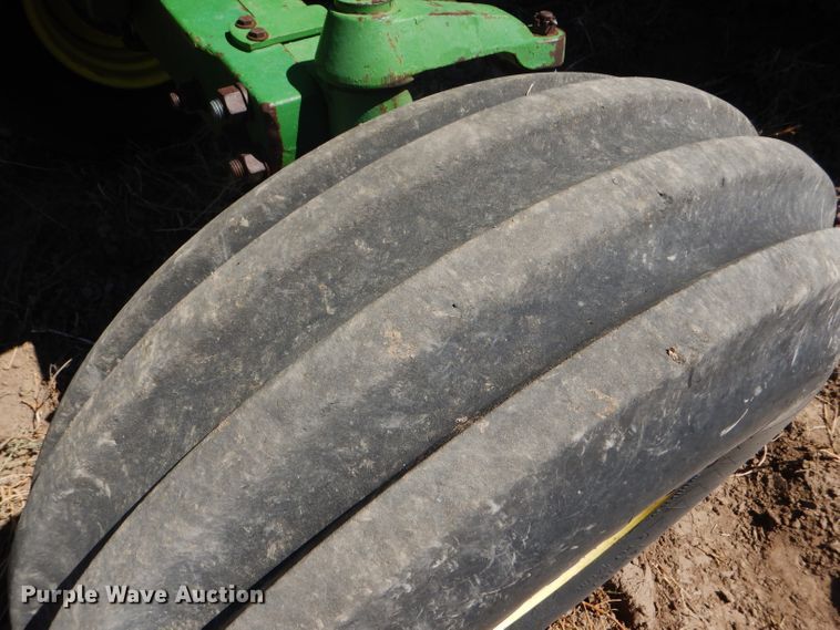 image for item GH9570 1990 John Deere 4755 tractor