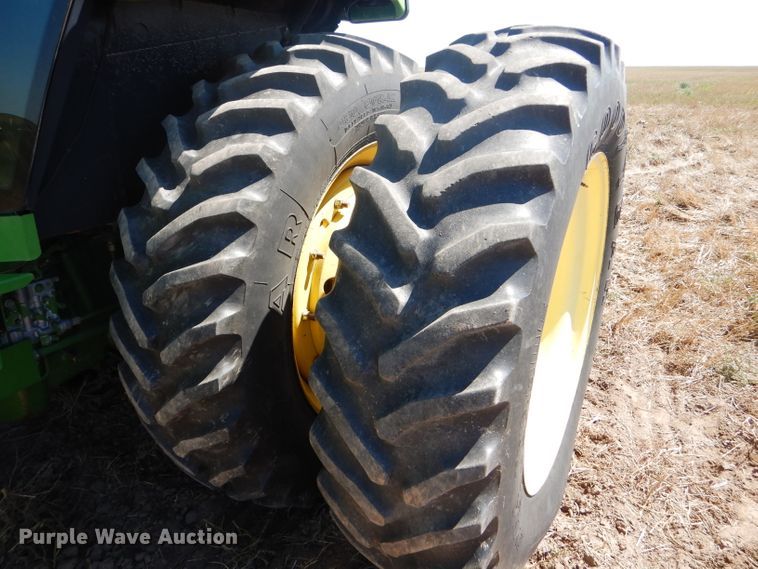 image for item GH9570 1990 John Deere 4755 tractor