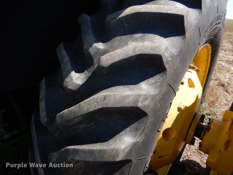 image for item GH9570 1990 John Deere 4755 tractor