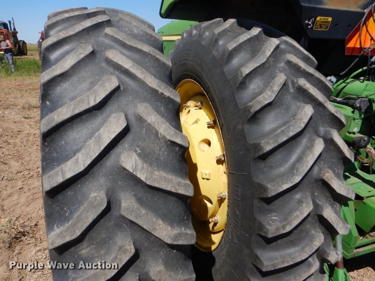 image for item GH9570 1990 John Deere 4755 tractor