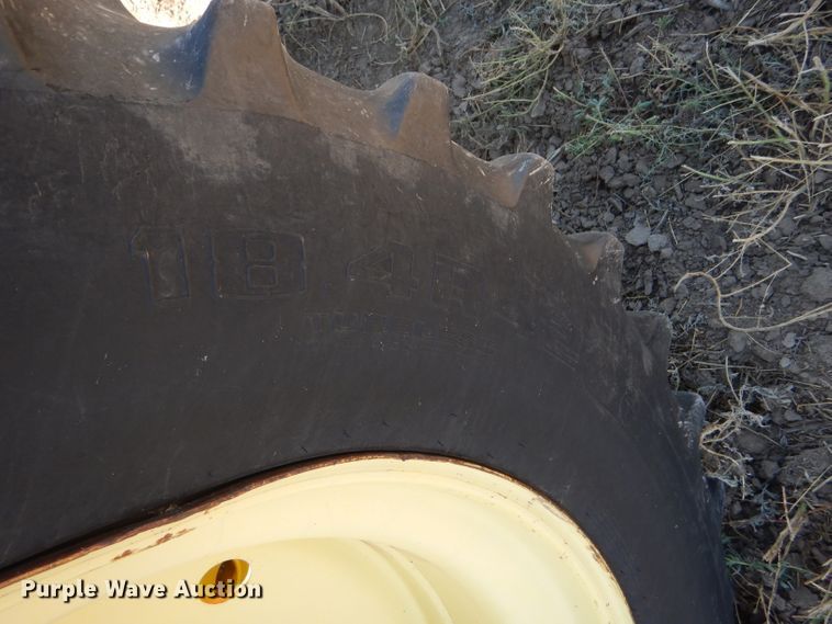 image for item GH9570 1990 John Deere 4755 tractor