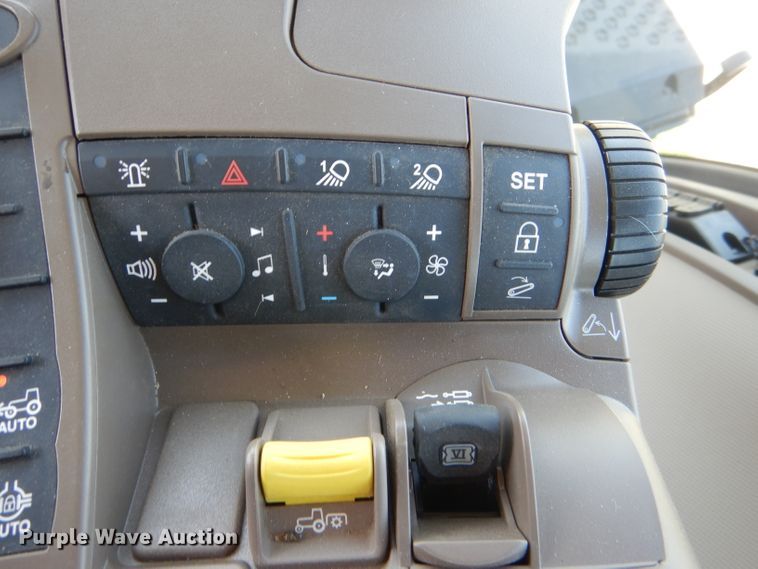 image for item DD6350 2018 John Deere 8370R MFWD tractor