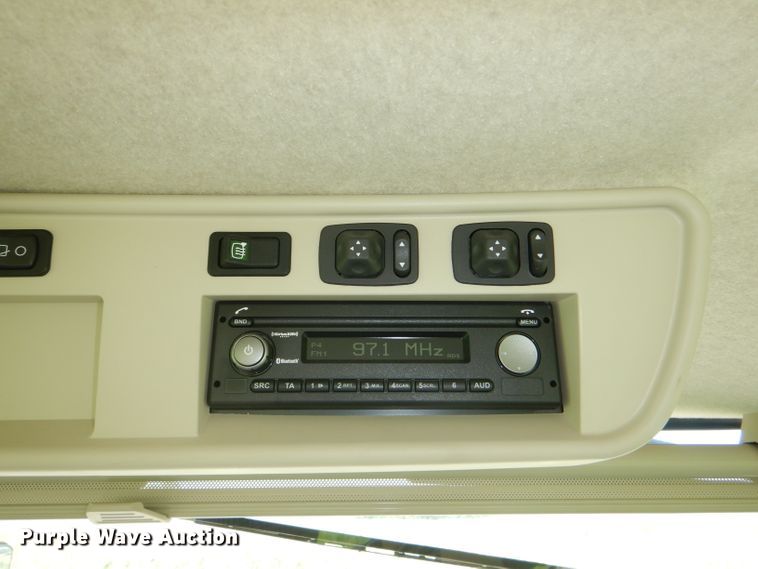 image for item DD6350 2018 John Deere 8370R MFWD tractor